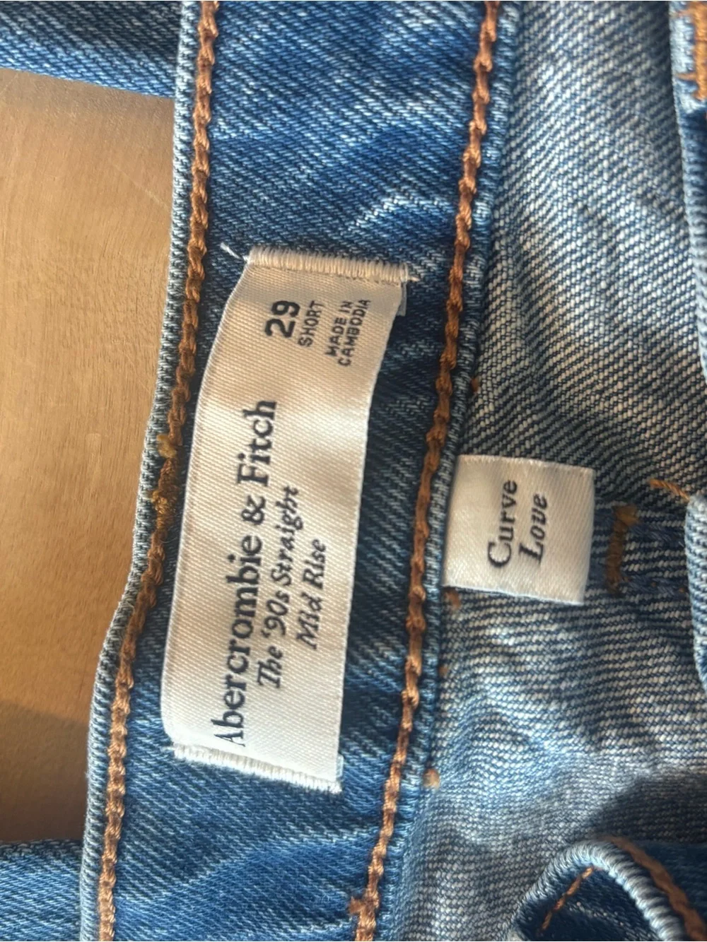 Abercrombie & Fitch Women’s Curve Love 90s Straight Mid Rise Jeans